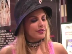 Captura de '2008 AVN Interview - Brianna Love' nº 16