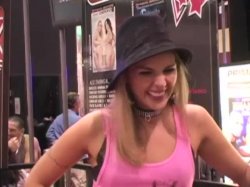Captura de '2008 AVN Interview - Brianna Love' nº 23
