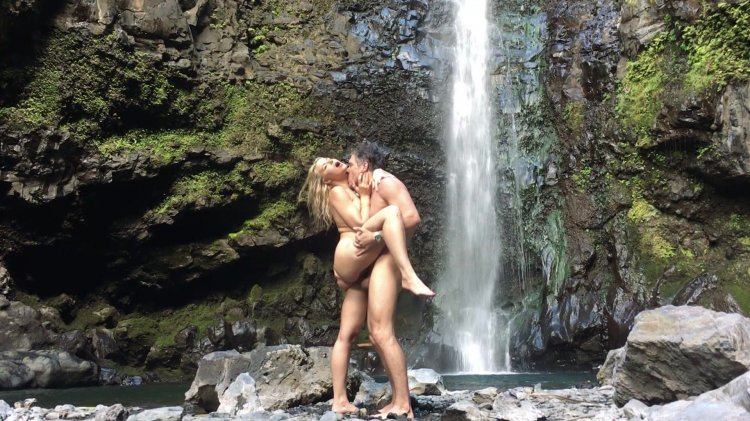 streaming porn video screenshot