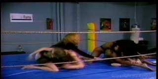 Wrestling Fetish Lesbians - Szene3 - 5