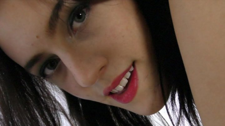 Pregnant Beauty Fingers Her Pussy Outdoors