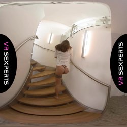 'Playing on the Stairs' screenshot nº 16