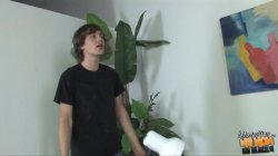 Captura de 'Watching My Mommy Go Black 9' nº 18