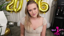 Captura de 'Best Friend Makes Me A Man On New Year's' nº 16