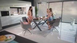 Captura de 'Naughty Sneak Around with 3 Hot Roomates' nº 2