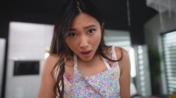 Captura de 'Naughty Sneak Around with 3 Hot Roomates' nº 9