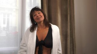 My Stepmum Is A Horny Cougar - Escena2 - 1