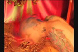 Captura de 'Barbed Wire Kiss' nº 54