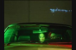 Captura de 'Barbed Wire Kiss' nº 10