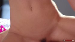 Captura de 'My Daughter's First Time Squirting' nº 140