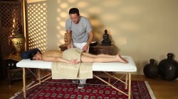 'Undercover Masseuse' screenshot nº 5