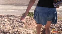 Captura de 'Sweet Young Pussy In The Open Desert' nº 9