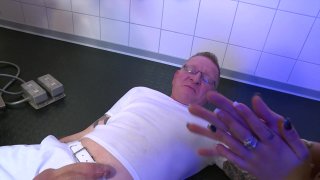Sexskandal Beim Frauenarzt 2 - Scene2 - 6