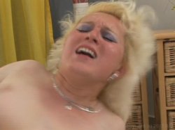 Captura de 'I Wanna Cum Inside Your Step Mom' nº 110