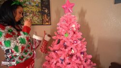 Captura de 'Holiday Cheer: Rae West & Jay Blak' nº 6