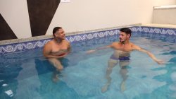 Captura de 'Trans Pool Party Four-Way Fuck Off' nº 1