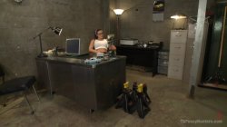 Captura de 'TS Pussy Hunters - Caught Red Handed Jerking Off On The Job. Dirty Mechanic Gets A Lube Job' nº 38