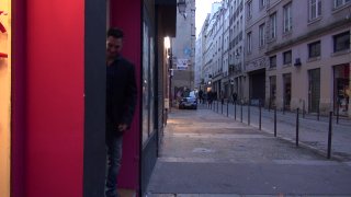 Little Pretty Shop Assistant, The (French) - Szene2 - 6