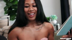 'Moms Lick Teens Vol. 34' screenshot nº 58