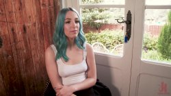 Captura de 'Public Disgrace - Spanish Punk Princess Liz Rainbow hounded by Cadence Lux!' nº 9