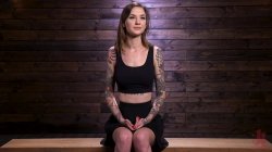 Captura de 'Fucking Machines - Sexy Alt Girl Rocky Emerson Has Nonstop Orgasms From Fucking Machines' nº 10