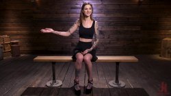 Captura de 'Fucking Machines - Sexy Alt Girl Rocky Emerson Has Nonstop Orgasms From Fucking Machines' nº 7
