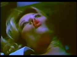 'Original Theatrical Trailer - Dirty Blonde' screenshot nº 2