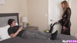 Captura de 'Mature Cougar Seduces her Boyfriend's Son' nº 13