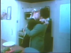 Captura de 'Original Theatrical Trailer - Girl's Best Friend' nº 1