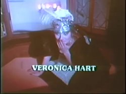 Captura de 'Original Theatrical Trailer - Girl's Best Friend' nº 6