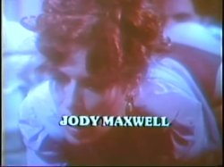 Captura de 'Original Theatrical Trailer - Girl's Best Friend' nº 9