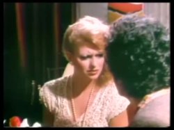 'Original Theatrical Trailer - Roommates' screenshot nº 13