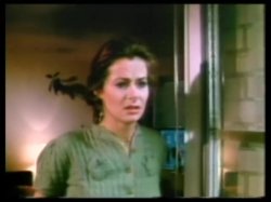 'Original Theatrical Trailer - Roommates' screenshot nº 4