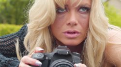 'Lesbian Cheating Wives' screenshot nº 5