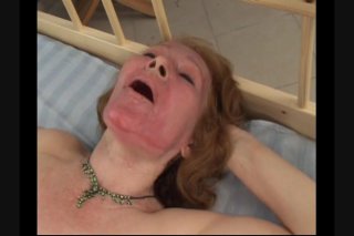 Grandma Vs. Grandma - Escena5 - 1