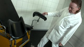 Sex-Skandal beim Frauenarzt 4 - Scena1 - 1