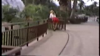 Christy&#39;s Public Peeks - Szene4 - 3