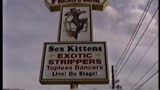 Christy&#39;s Public Peeks - Szene4 - 6