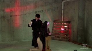 Sex Slave Debbie - Escena2 - 4