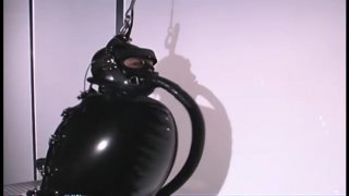 Rubberella: The Facility - Escena1 - 3