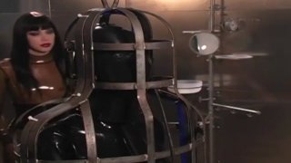 Rubberella: The Facility - Escena7 - 4