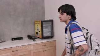 Don&#39;t Tell My Parents I Buttfucked the Teacher - Cena2 - 1