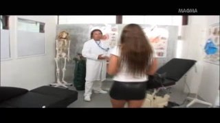 Frauenklinik St. Olli - Traktiert Mit Schwanz &amp; Spekulum - Escena3 - 1
