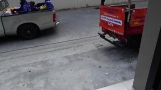 Tuk Tuk Patrol Pickup Vol. #51 - Scène1 - 1