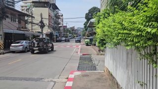 Tuk Tuk Patrol Pickup Vol. #55 - Scena1 - 1