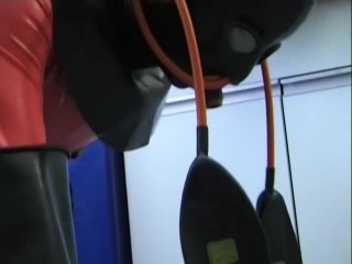 Rubber Rendezvous - Scena2 - 3