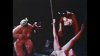 Hotter Than Hell - Cena1 - 4