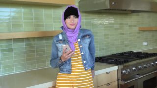 Hijab Hookups 3 - Escena2 - 1