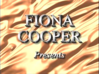 Fiona Cooper 1030 - Louisa - Szene1 - 1