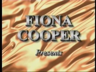 Fiona Cooper 1051 - Karen &amp; Rebekah - Escena1 - 1